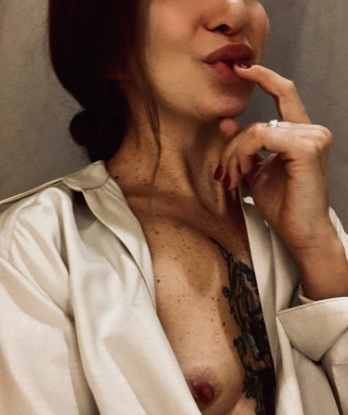 Мои округлые формы, мягкие губки и глазки, скрывающие тайны, непременно оставят тебя в восторге. Забудь о рутине и погрузись со мной в мир удовольствия и наслаждения. Я умею доставлять наслаждение так, как только ты мечтал об этом. Вместе мы испытаем все, о чем ты тайно мечтаешь. Позволь мне быть твоей нежной игрушкой в твоих сильных и уверенных руках. Встреча со мной – это настоящий праздник для твоего тела и души. Живу я в моей прекрасной Москве, где могу предложить тебе наш сказочный оазис удовольствий. Только смотри: я вызываю зависимость! 😘💋🔥 221, 25 лет